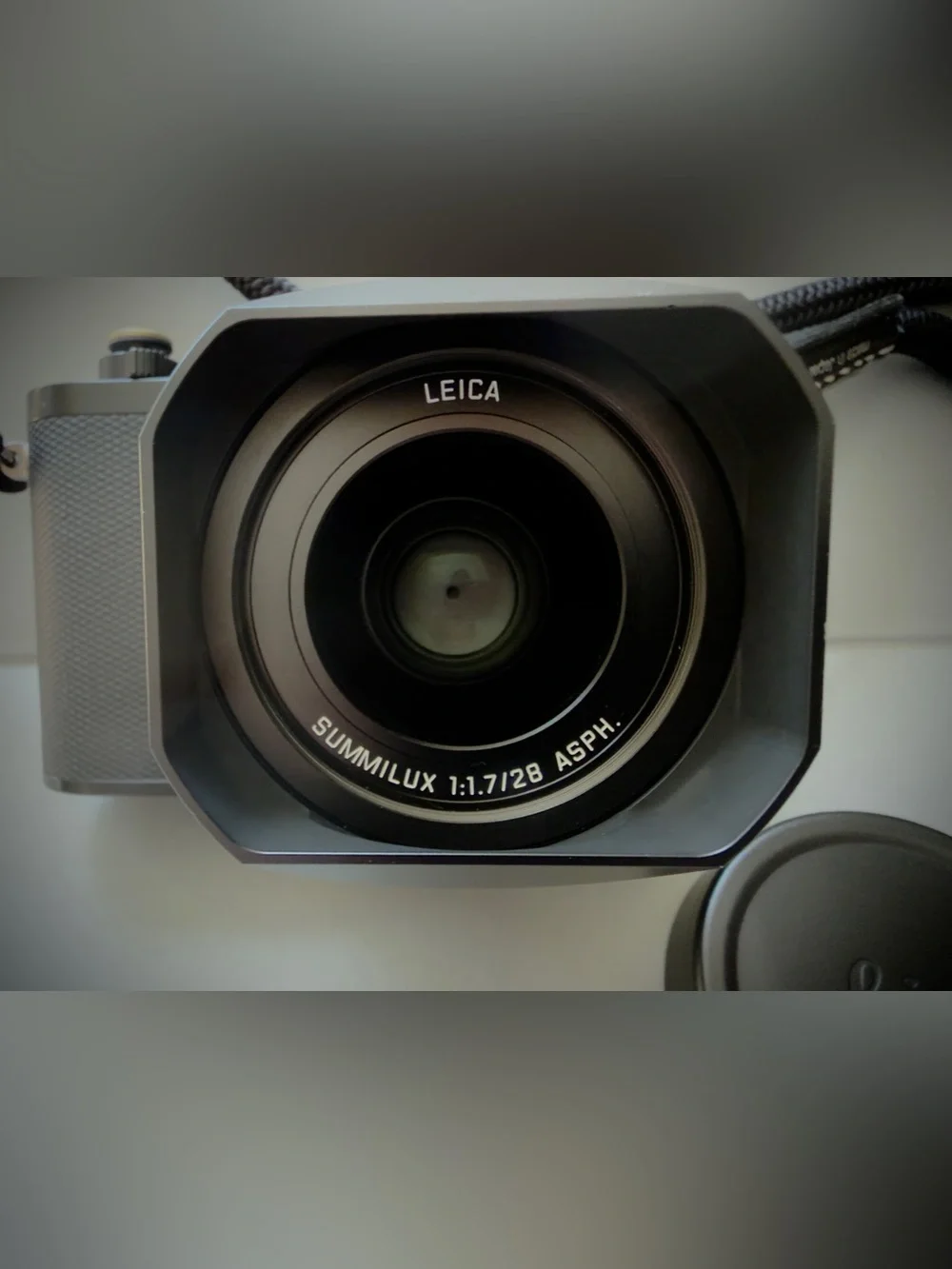 Leica Q3 Digital Camera 24MP f/1.7 Black w/ Strap, Charger, Lens Cap + more